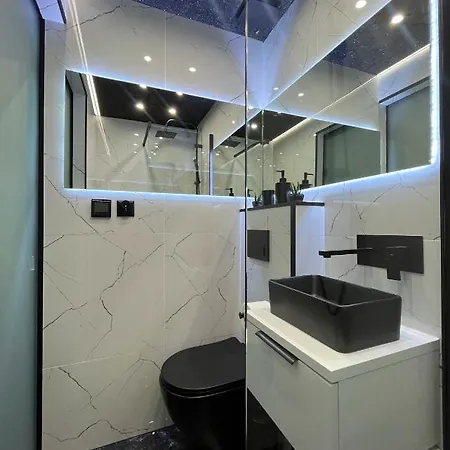 Mikro Apartament Black & White *